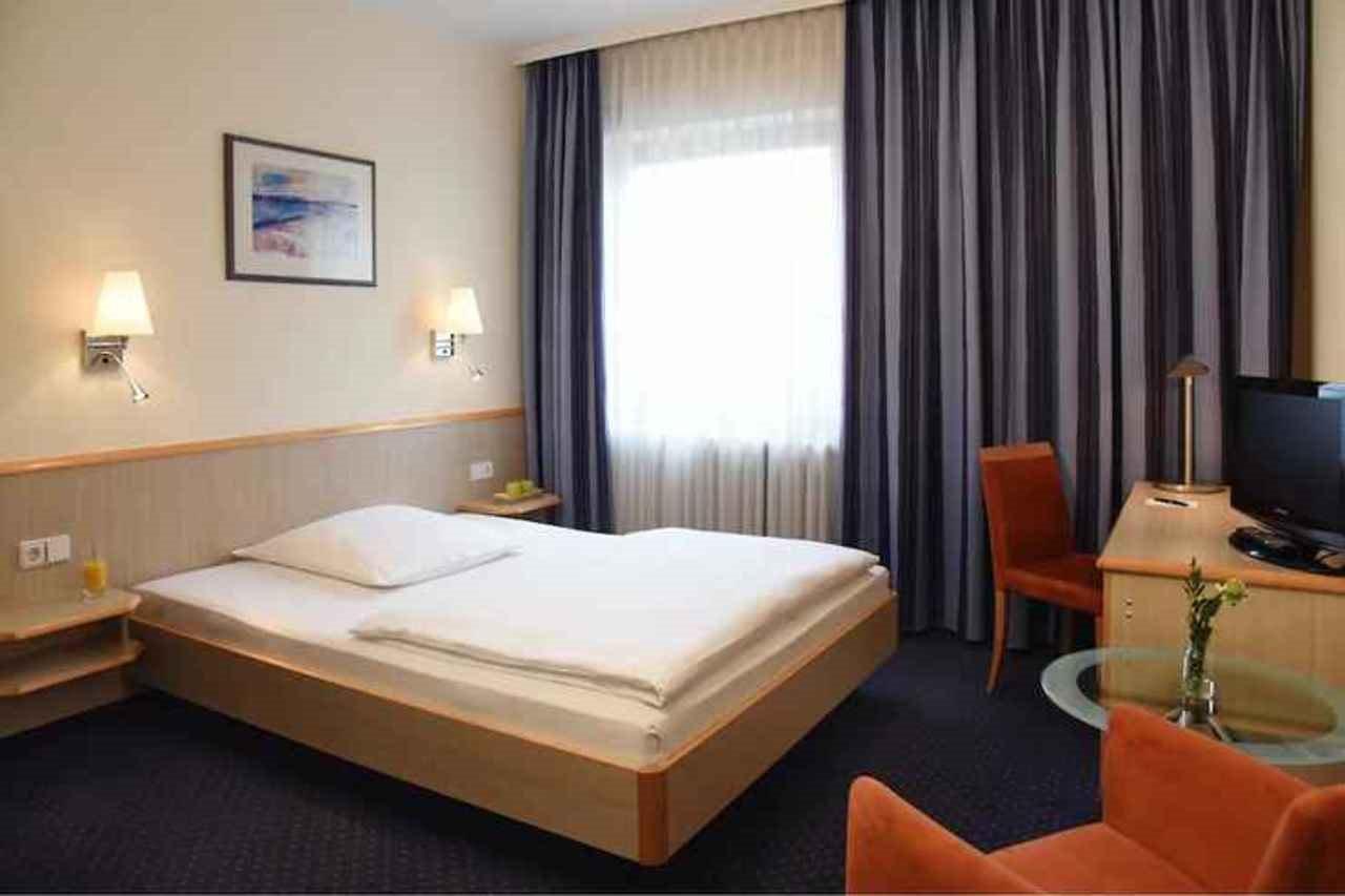 Intercityhotel Stuttgart Eksteriør bilde