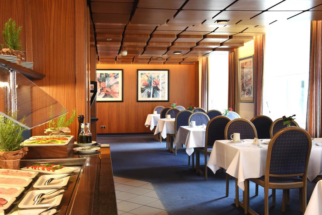Intercityhotel Stuttgart Eksteriør bilde