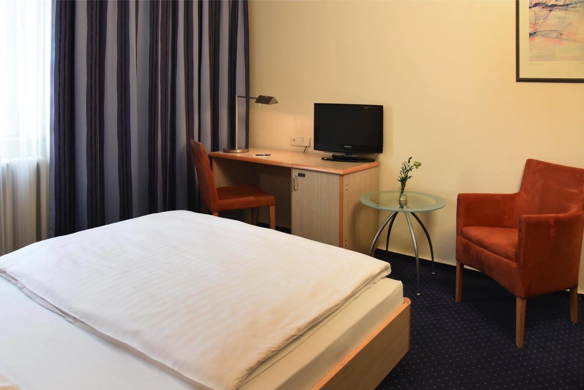Intercityhotel Stuttgart Eksteriør bilde